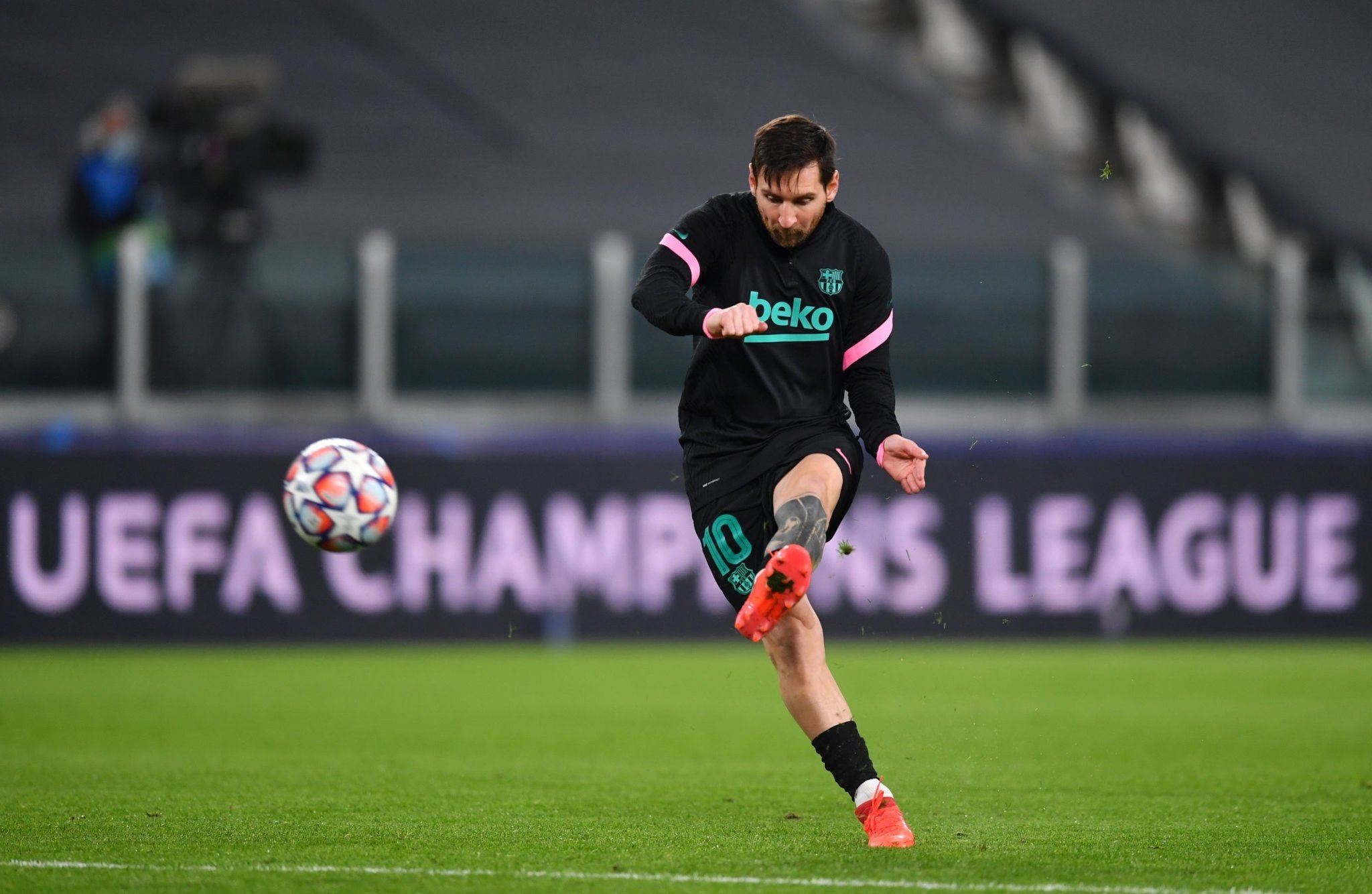 可以在攻守 可以在攻守